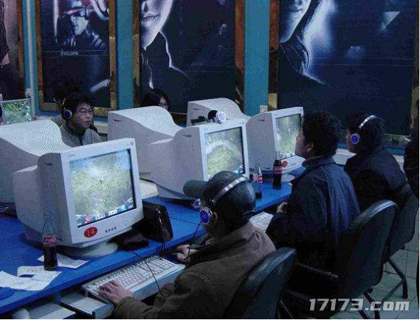 三个穷小子偷师暴雪，意外缔造网游奇迹，半个网吧都在玩它