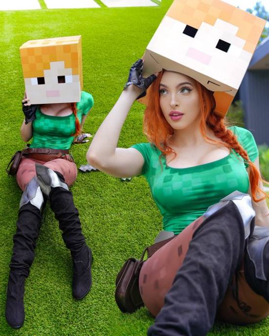 美国小姐姐COS《MC》 顶级翘臀和马赛克上衣秀身材